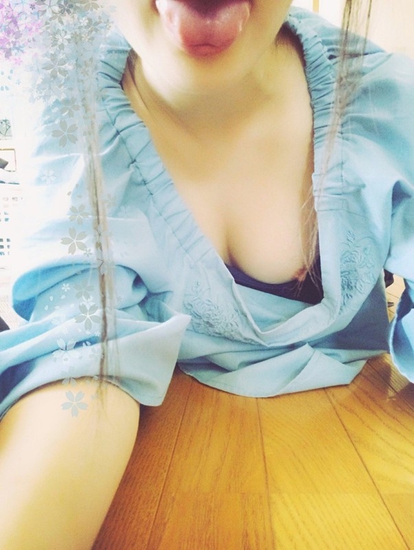 需要你來調教的白嫩蘿莉.jpg