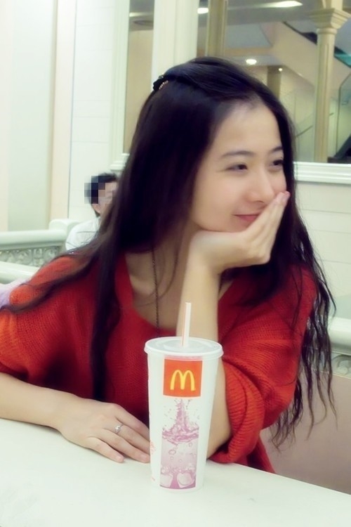 私房主推---24歲意涵  本人照 人漂亮  身材好  膚白 清純型正妹  評價很不錯 服務棒棒.jpg